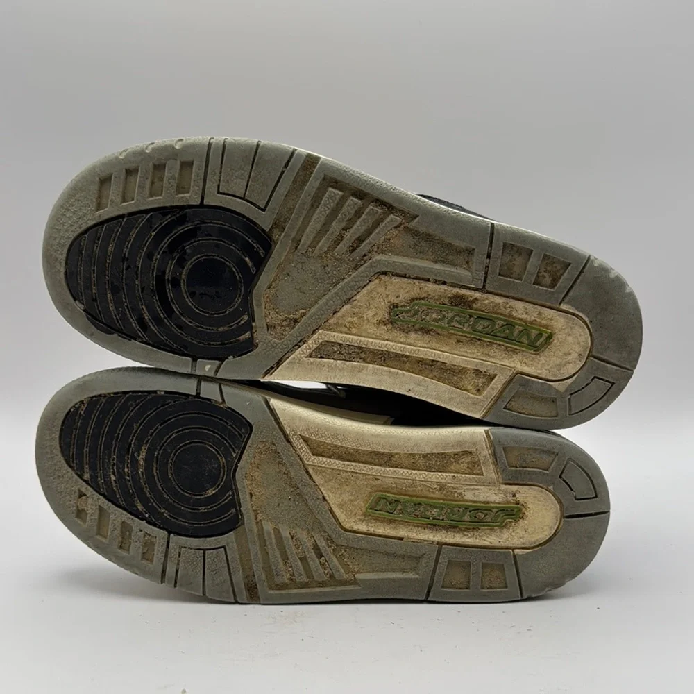 Air Jordan 3‎ Retro Basketball Sneakers Grey Black Green Youth Size 2Y